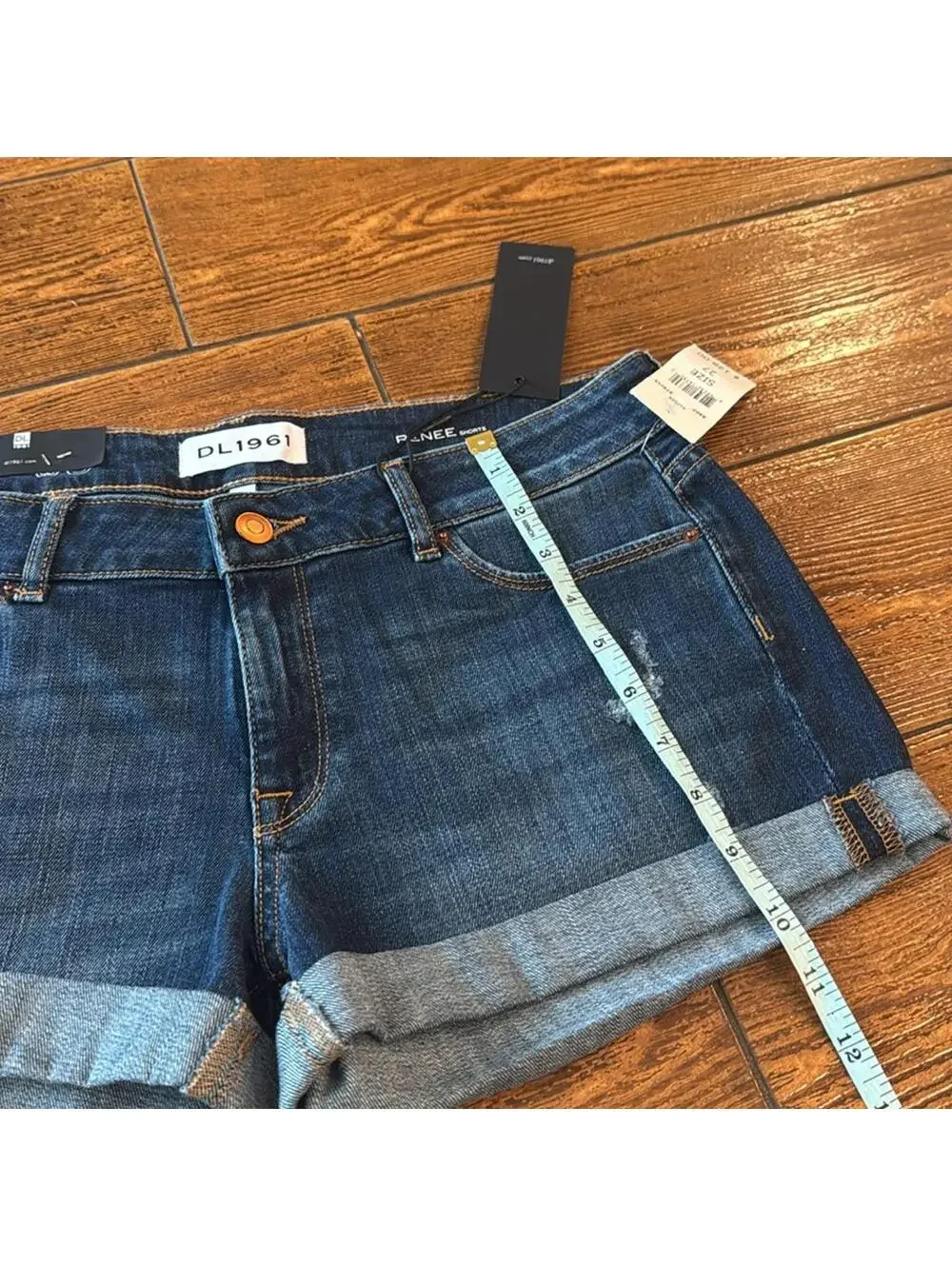 DL 1961 RENEE SHORTS $128 RETAIL